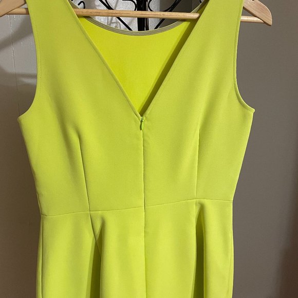 J. CREW Beautiful Chartreuse Sleeveless Sheath Dress with Scalloped Hem - Picture 4 of 9